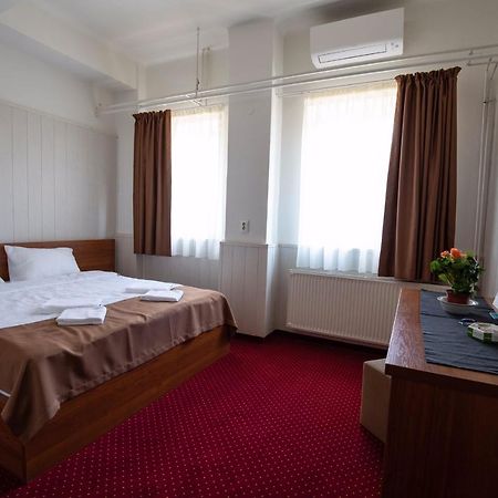 Nepliget Hotel Budapest Ngoại thất bức ảnh