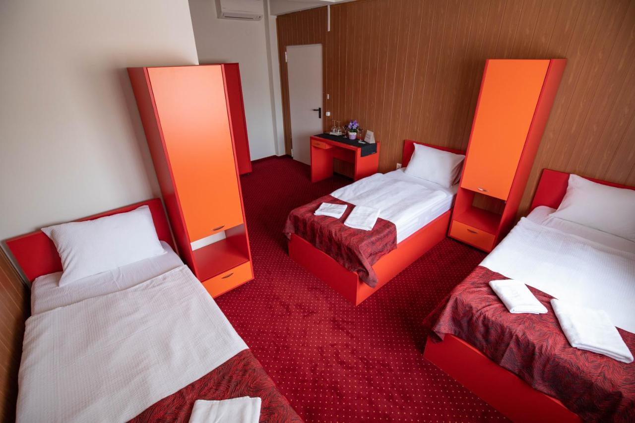 Nepliget Hotel Budapest Ngoại thất bức ảnh