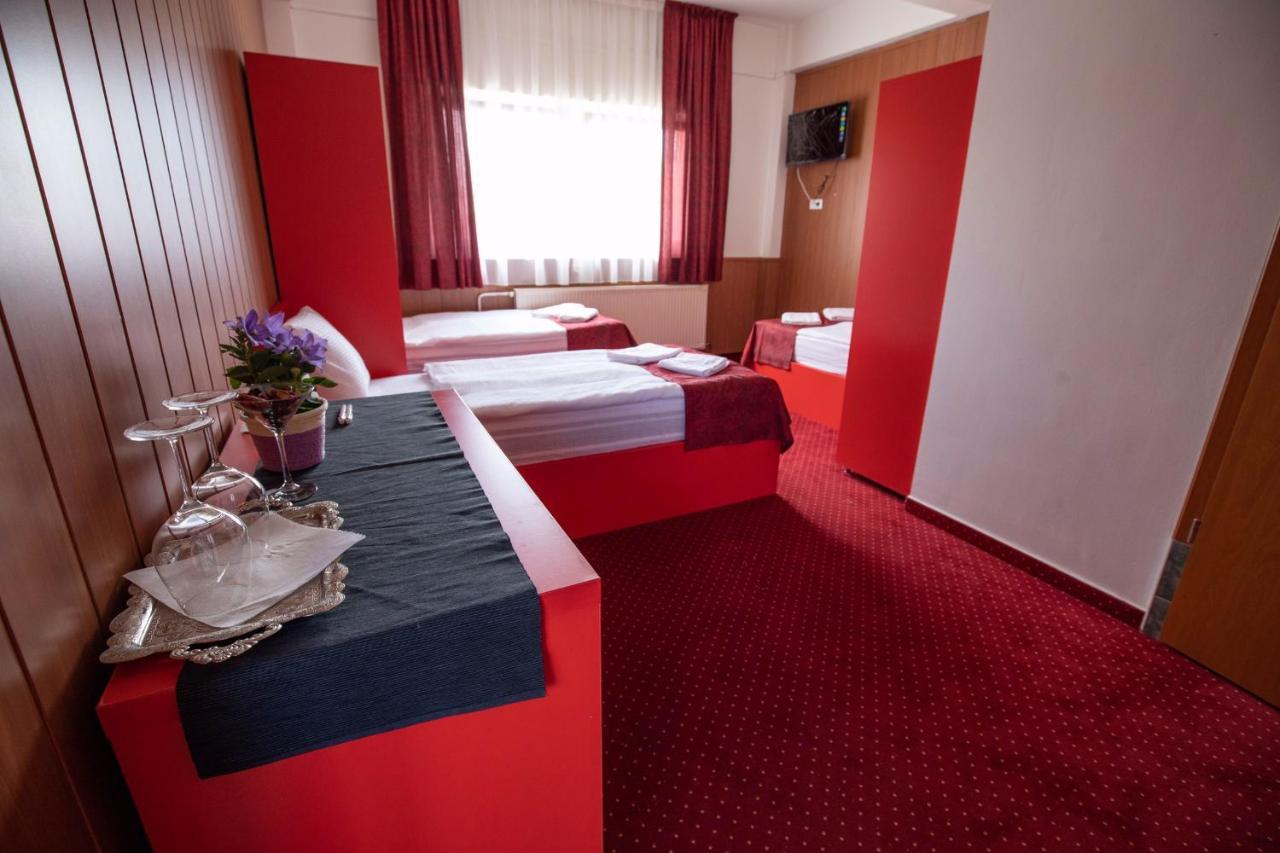 Nepliget Hotel Budapest Ngoại thất bức ảnh