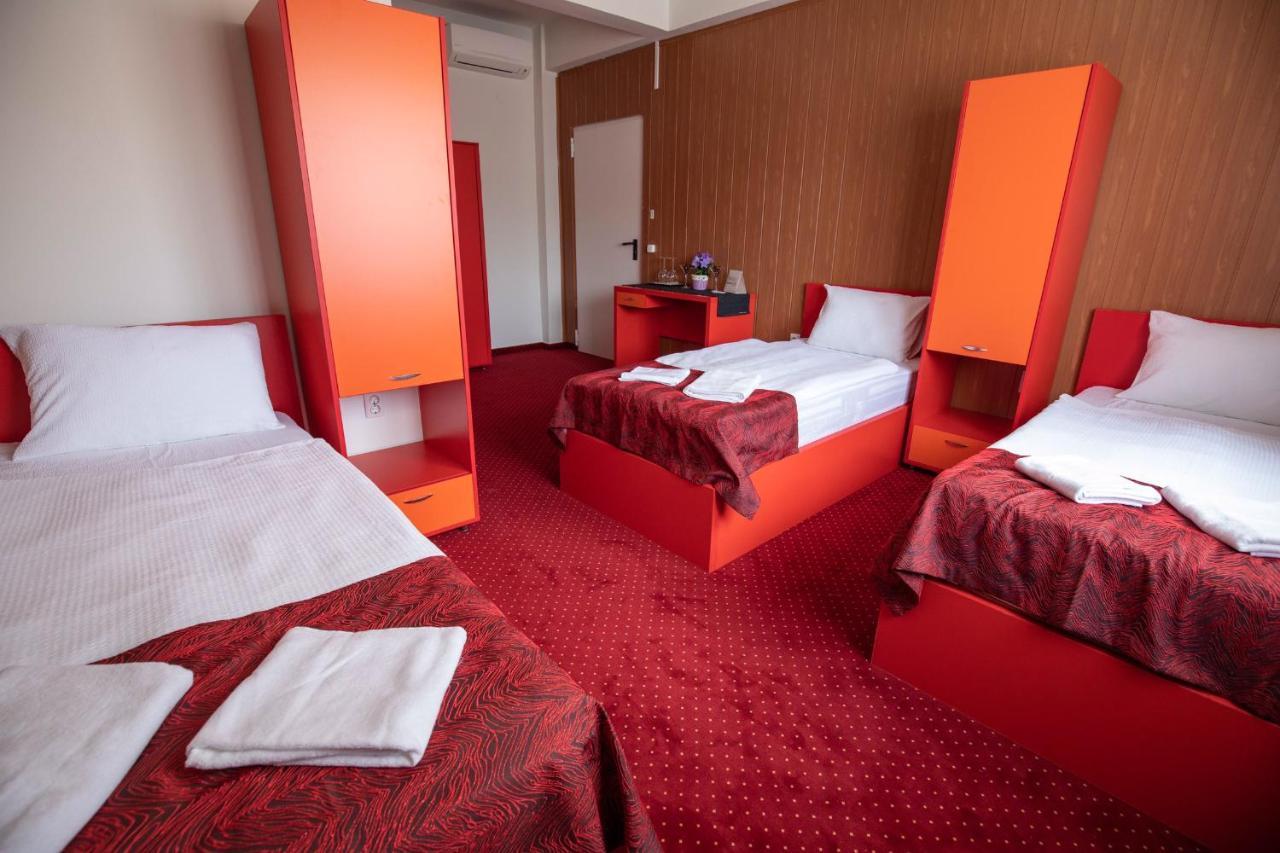 Nepliget Hotel Budapest Ngoại thất bức ảnh